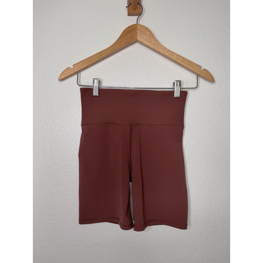Vuori Rib Studio Short in Cedar Size XS Athleisure Yoga Pilates
